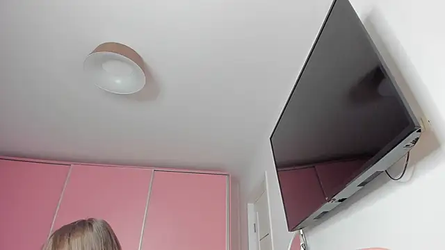 Snapshot of daddysgirl2222 chatting on 10/19/25, 03:29 daddysgirl2222 online show from 10/19/25, 03:29