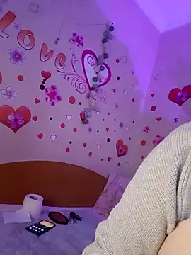 BellaBellaHot online show from 10/13/25, 01:33