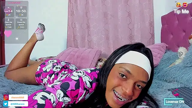 Snapshot of sharon_hill chatting on 09/19/25, 01:07 sharon hill online show from 09/19/25, 01:07