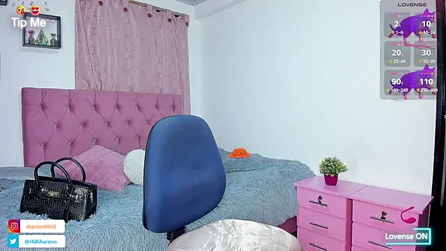 Snapshot of sharon_hill chatting on 10/05/25, 01:15 sharon hill online show from 10/05/25, 01:15