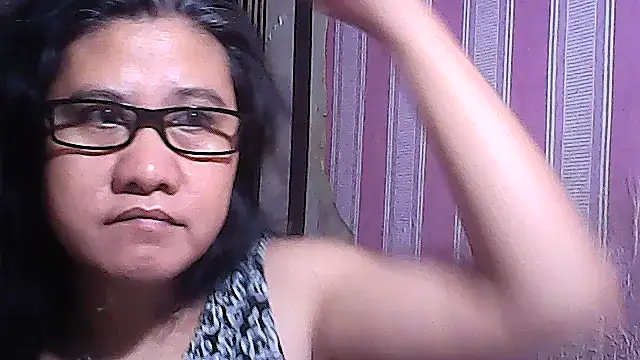 Snapshot of sweetsosie18 chatting on 09/12/25, 07:19 sweetsosie18 online show from 09/12/25, 07:19