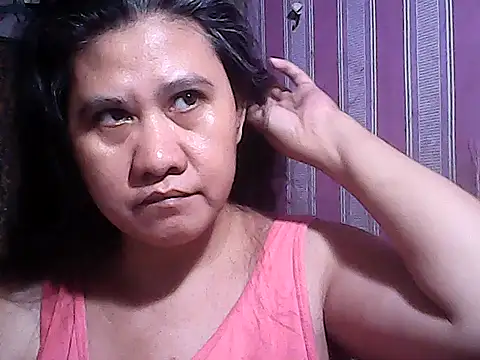 Snapshot of sweetsosie18 chatting on 10/02/25, 04:08 sweetsosie18 online show from 10/02/25, 04:08