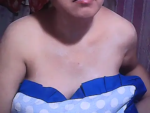 Snapshot of sweetsosie18 chatting on 10/02/25, 04:14 sweetsosie18 online show from 10/02/25, 04:14