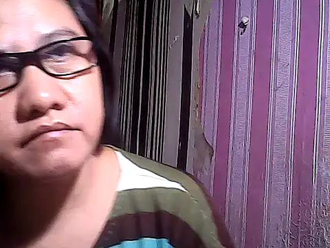 Snapshot of sweetsosie18 chatting on 10/04/25, 11:19 sweetsosie18 online show from 10/04/25, 11:19