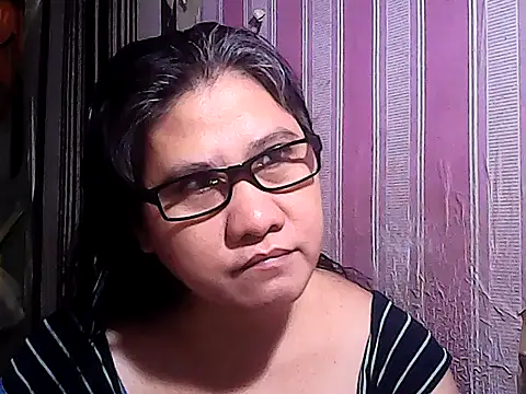 Snapshot of sweetsosie18 chatting on 10/05/25, 12:47 sweetsosie18 online show from 10/05/25, 12:47