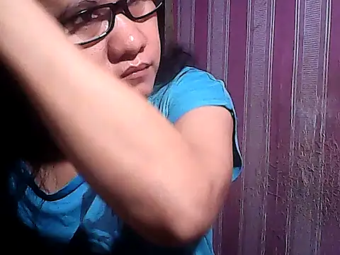 Snapshot of sweetsosie18 chatting on 10/11/25, 08:07 sweetsosie18 online show from 10/11/25, 08:07