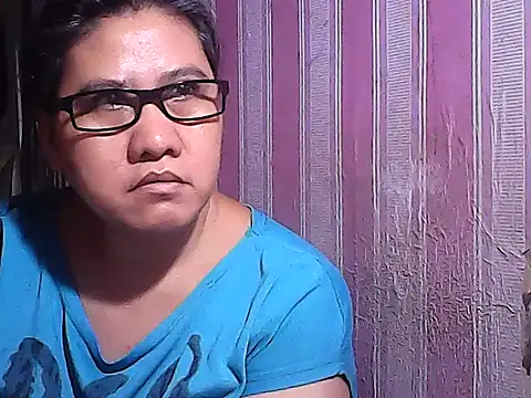 Snapshot of sweetsosie18 chatting on 10/12/25, 10:09 sweetsosie18 online show from 10/12/25, 10:09