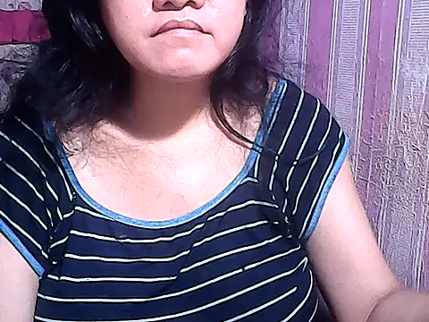 Snapshot of sweetsosie18 chatting on 10/15/25, 04:45 sweetsosie18 online show from 10/15/25, 04:45