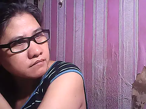 Snapshot of sweetsosie18 chatting on 10/16/25, 11:39 sweetsosie18 online show from 10/16/25, 11:39