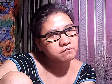 Snapshot of sweetsosie18 chatting on 10/17/25, 11:46 sweetsosie18 online show from 10/17/25, 11:46