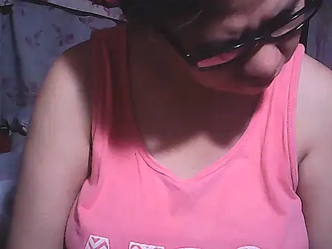 Snapshot of sweetsosie18 chatting on 10/20/25, 06:52 sweetsosie18 online show from 10/20/25, 06:52