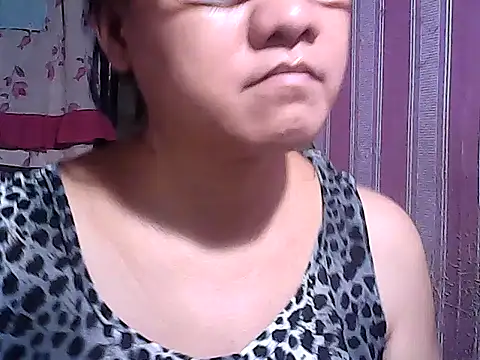 Snapshot of sweetsosie18 chatting on 10/27/25, 05:33 sweetsosie18 online show from 10/27/25, 05:33