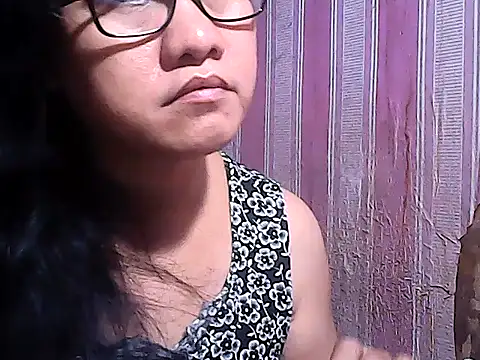 Snapshot of sweetsosie18 chatting on 11/03/25, 08:04 sweetsosie18 online show from 11/03/25, 08:04