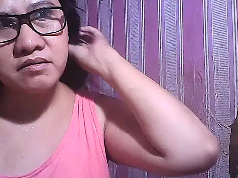 Snapshot of sweetsosie18 chatting on 11/06/25, 08:59 sweetsosie18 online show from 11/06/25, 08:59