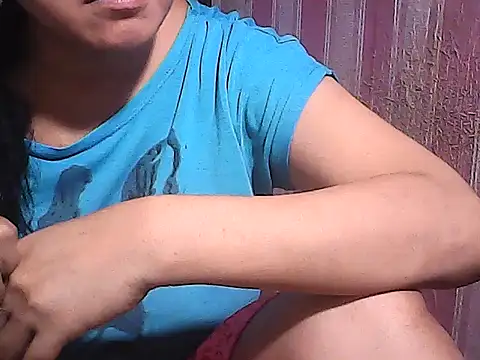 Snapshot of sweetsosie18 chatting on 11/10/25, 10:14 sweetsosie18 online show from 11/10/25, 10:14