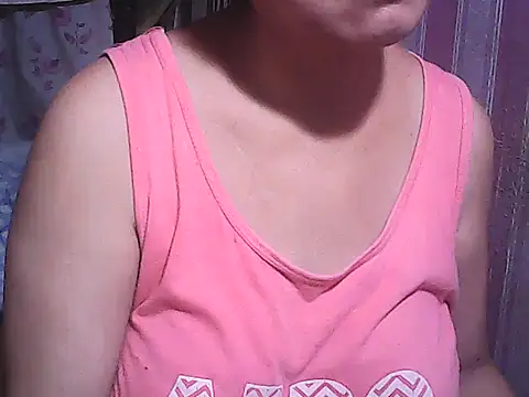 Snapshot of sweetsosie18 chatting on 11/17/25, 03:01 sweetsosie18 online show from 11/17/25, 03:01