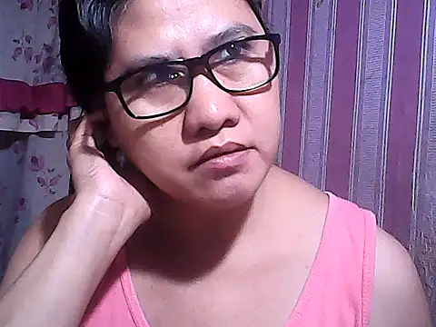 Snapshot of sweetsosie18 chatting on 11/24/25, 11:59 sweetsosie18 online show from 11/24/25, 11:59