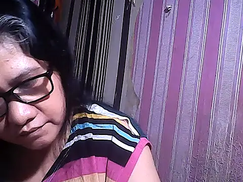 Snapshot of sweetsosie18 chatting on 11/29/25, 07:00 sweetsosie18 online show from 11/29/25, 07:00