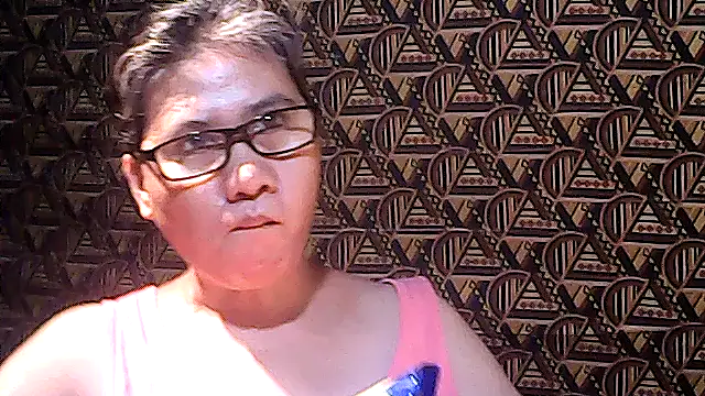 Snapshot of sweetsosie18 chatting on 12/01/25, 11:04 sweetsosie18 online show from 12/01/25, 11:04