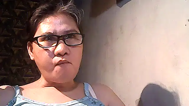 Snapshot of sweetsosie18 chatting on 12/05/25, 10:13 sweetsosie18 online show from 12/05/25, 10:13