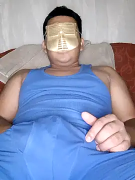 Snapshot of Efrain2090 chatting on 11/07/25, 07:08 Efrain2090 online show from 11/07/25, 07:08