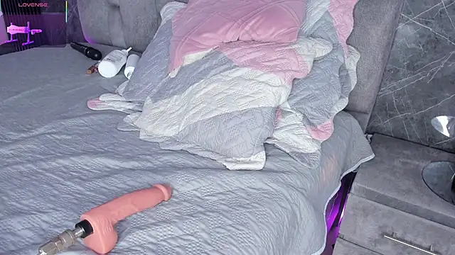 emily fox1 online show from 10/04/25, 12:03