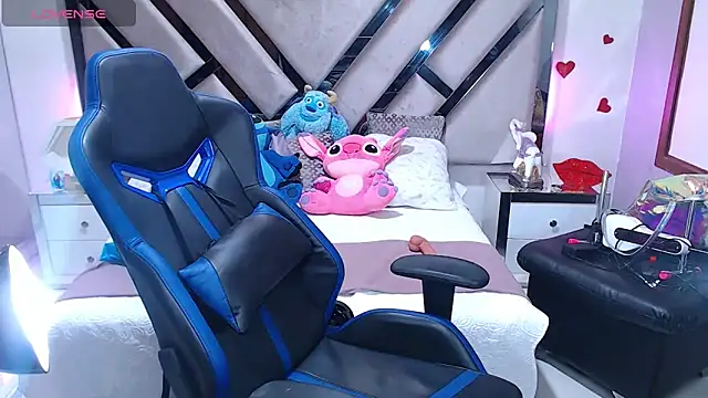 Snapshot of lady_Ary_xx chatting on 12/22/24, 01:23 lady Ary xx online show from 12/22/24, 01:23