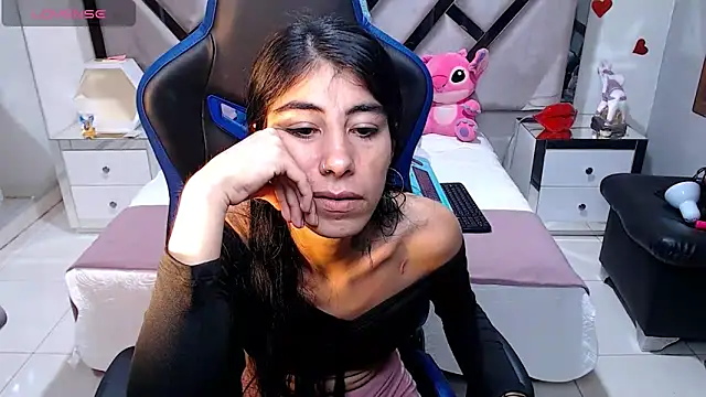 Snapshot of lady_Ary_xx chatting on 12/28/24, 09:30 lady Ary xx online show from 12/28/24, 09:30