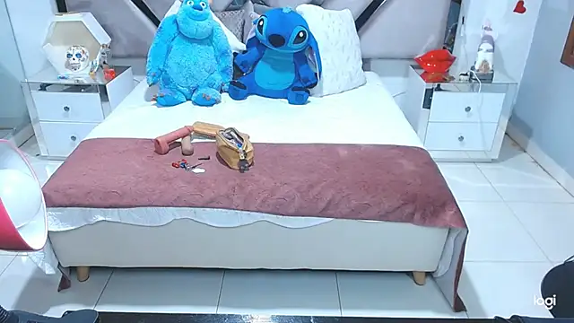 Snapshot of lady_Ary_xx chatting on 01/25/25, 10:39 lady Ary xx online show from 01/25/25, 10:39