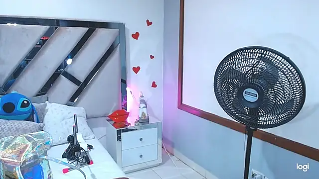 Snapshot of lady_Ary_xx chatting on 01/26/25, 10:13 lady Ary xx online show from 01/26/25, 10:13