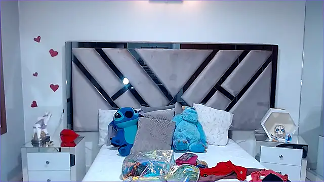 Snapshot of lady_Ary_xx chatting on 02/04/25, 09:10 lady Ary xx online show from 02/04/25, 09:10