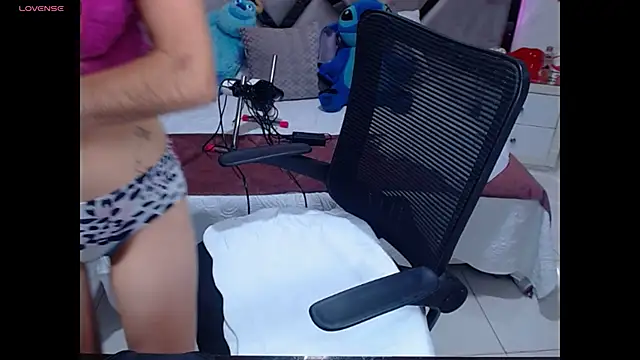 Snapshot of lady_Ary_xx chatting on 02/13/25, 12:35 lady Ary xx online show from 02/13/25, 12:35