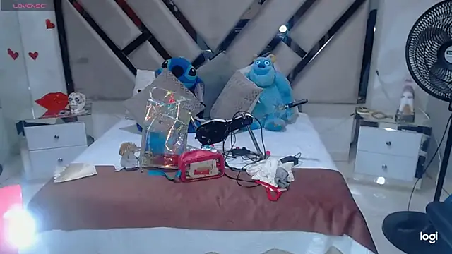 Snapshot of lady_Ary_xx chatting on 02/14/25, 08:37 lady Ary xx online show from 02/14/25, 08:37