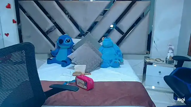 Snapshot of lady_Ary_xx chatting on 02/19/25, 09:25 lady Ary xx online show from 02/19/25, 09:25