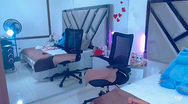 Snapshot of lady_Ary_xx chatting on 03/04/25, 03:44 lady Ary xx online show from 03/04/25, 03:44