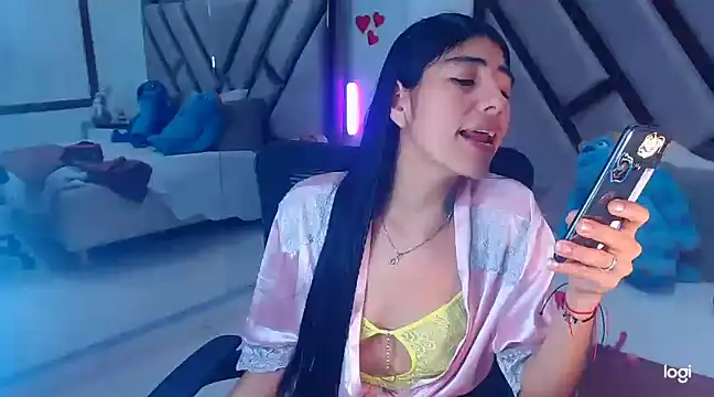 Snapshot of lady_Ary_xx chatting on 03/08/25, 12:11 lady Ary xx online show from 03/08/25, 12:11