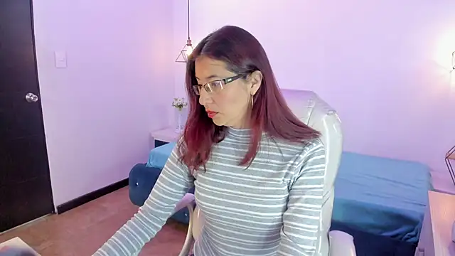 Snapshot of Antonnella_3 chatting on 02/05/25, 12:17 Antonnella 3 online show from 02/05/25, 12:17