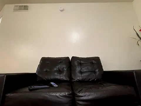 Snapshot of sexy_itzamara chatting on 11/04/25, 01:05 sexy itzamara online show from 11/04/25, 01:05