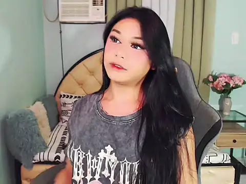 Snapshot of WeezyBabyXoxo chatting on 06/26/26, 03:05 WeezyBabyXoxo online show from 06/26/26, 03:05