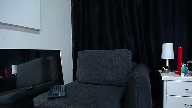 Miss ellien online show from 12/18/24, 02:28