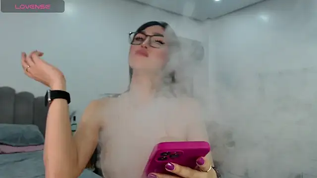 Snapshot of LoveMarieFoxxx chatting on 10/15/25, 07:14 LoveMarieFoxxx online show from 10/15/25, 07:14