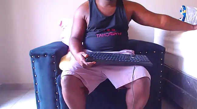 Snapshot of zuluboyxx chatting on 12/13/24, 05:16 zuluboyxx online show from 12/13/24, 05:16