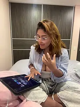 Snapshot of Juliana_News chatting on 01/08/25, 11:52 Juliana News online show from 01/08/25, 11:52