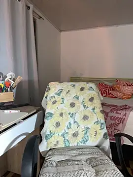 Snapshot of Juliana_News chatting on 10/02/25, 01:01 Juliana News online show from 10/02/25, 01:01