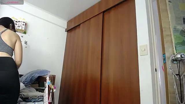 Snapshot of Moon_lunita chatting on 09/29/25, 03:28 Moon lunita online show from 09/29/25, 03:28