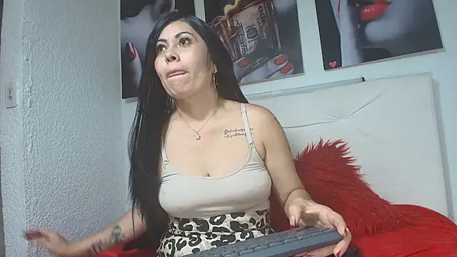 Tania mature online show from 07/06/26, 05:48