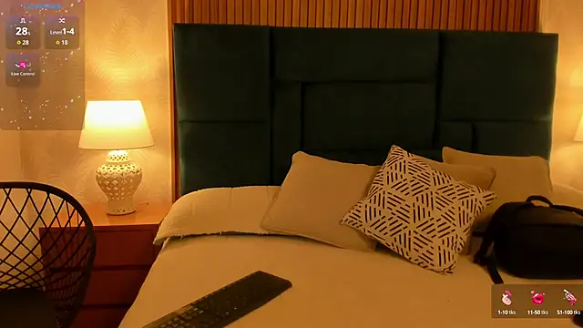 Kareena chopra online show from 09/30/25, 12:32