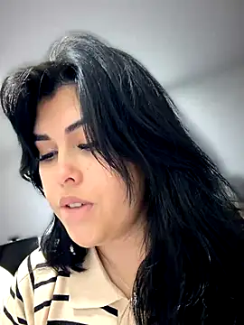 Alyaa s online show from 10/10/25, 01:26