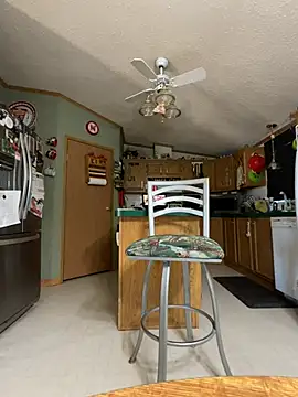 Snapshot of mailmanmark chatting on 12/21/24, 06:34 mailmanmark online show from 12/21/24, 06:34