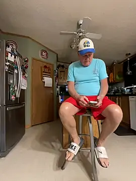 Snapshot of mailmanmark chatting on 09/17/25, 04:41 mailmanmark online show from 09/17/25, 04:41